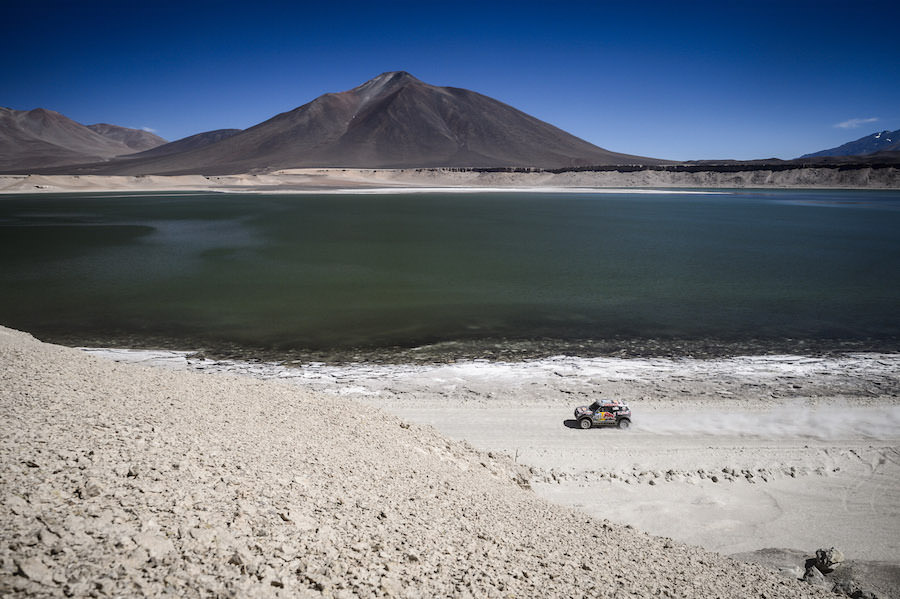 Nasser Al-Attiyah crosses the Andes during the 4th stage of Rally Dakar 2015 from Chilecito, Argentina to Copiapó, Chile, on January 7th, 2015