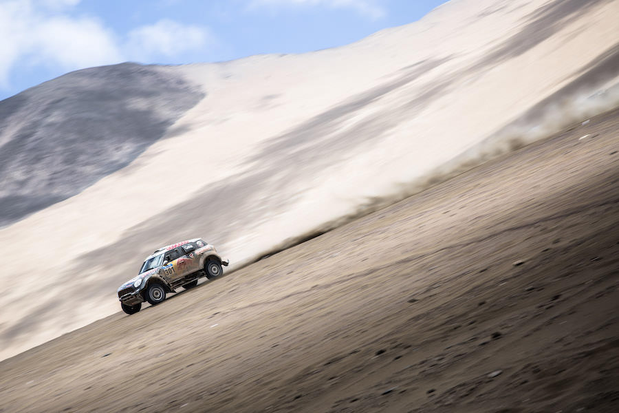 Nasser Al-Attiyah racing down the Iquique dune before arriving at the bivouac during the stage 8 of Rally Dakar 2015 from Uyuni to Iquique on January 11th, 2015
