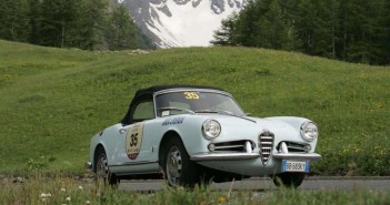 L'Alfa Romeo del vincitore sui passi Alpini