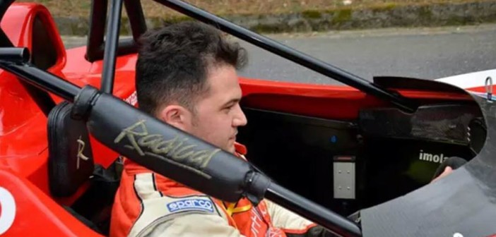 Il pilota Sorrentino al volante della sua Radical