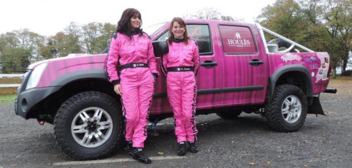 Catherine Houles e Sandrine Ridet con la loro Isuzu.