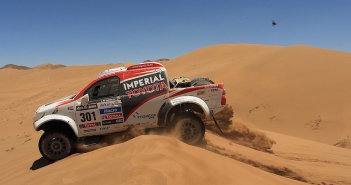Toyota Hilux in massa alla Dakar