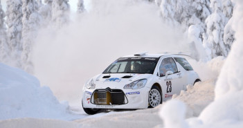 Karl Kruuda in azione all'arctic Rally prima del ritiro. Foto Toni Ollikainen