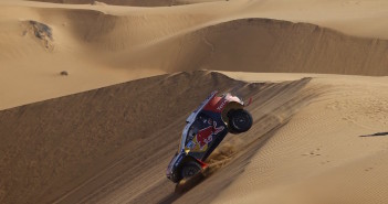 Peugeot in caduta libera, la Dakar con la 2008 DKR è stata un disastro © red bull media house