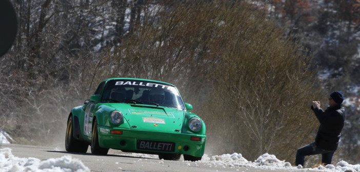 La Porsche 911 di Salvini in azione.