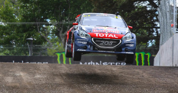 La Peugeot 208 T16 di Jeanney vola al GP 3 Rivières.