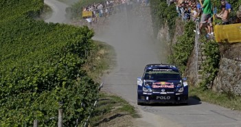 OGIER METTE LE ALI La Polo con il numero uno sulle portiere vola verso il successo.