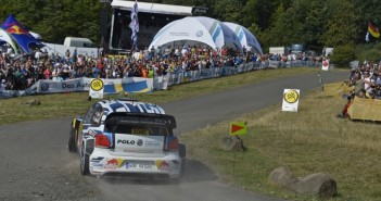 OGIER PIEGA IL DEUTSCHLAND La Polo di Ogier vista dai suoi avversari.