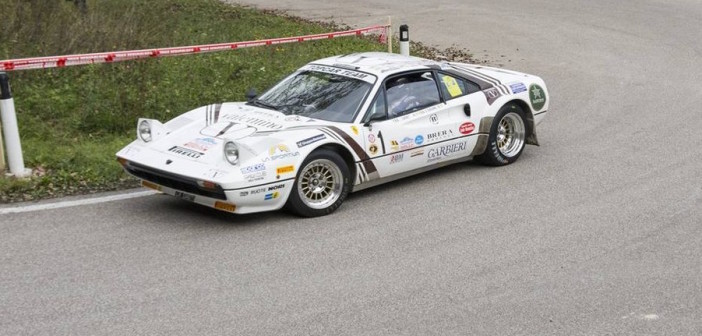 "Lucky" in azione con la Ferrari 308 GTB sulle strade del Valsugana.