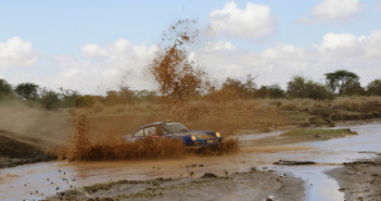 “NONNO” BLOMQVIST CONQUISTA IL SAFARI Stig Blomqvist nel vittorioso rally africano.
