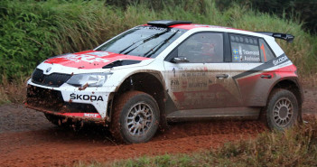 La Fabia R5 di Tidemand nel fango del China rally.
