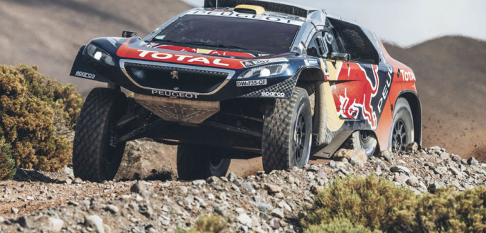 La Peugeot 2008 DKR di Peterhansel in azione.
