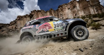 Il principe del Cross Country al volante della Mini nella Dakar 2016.