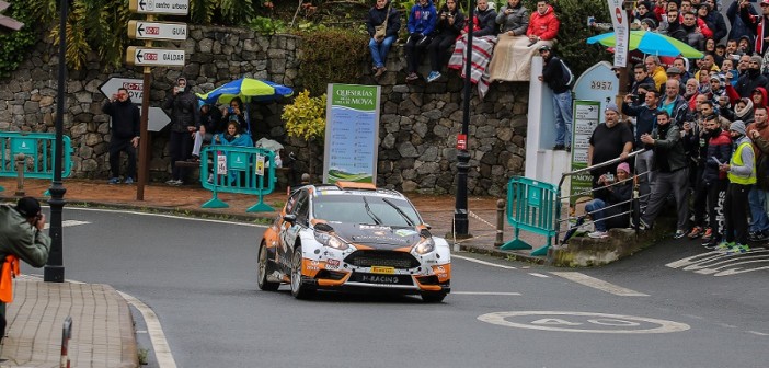 La Ford Fiesta R5 di Lukyanuk infiamma il pubblico delle Canarie.