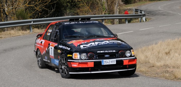 La Ford Sierra Cosworth di Daniel Alonso in azione.