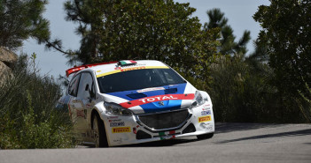 Paolo Andreucci, porta ancora una volta la sua Peugeot sul gradino più alto del podio.