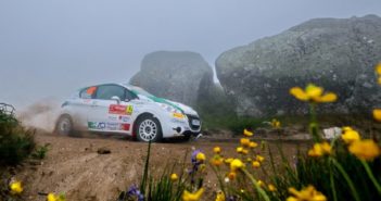WRC3 ITALIAN STYLE La 208 di Fabio Andolfi buca la nebbia Portoghese.