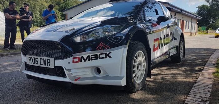 La Fiesta Dmack prima di assaggiare il fango Scozzese