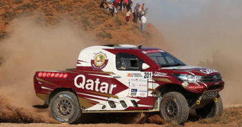 La toyota Hilux di Nasser Al-Attiyah sulle strade Aragonesi