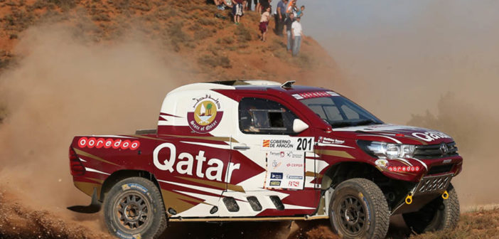 La toyota Hilux di Nasser Al-Attiyah sulle strade Aragonesi