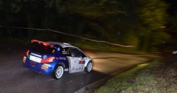 La 208 T16  di Andreucci si tuffa nel buio del futuro.