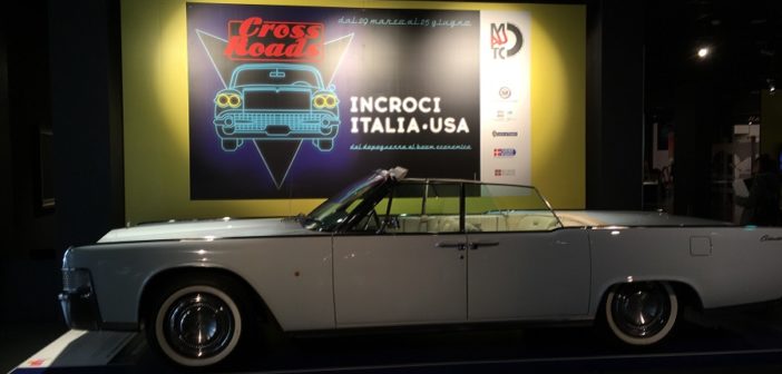 Una delle tante vetture presenti nella mostra.
