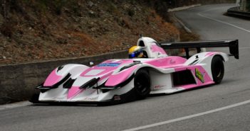 Domenico Scola Jr e la sua Osella in rosa sulle rampe di Lamezia.