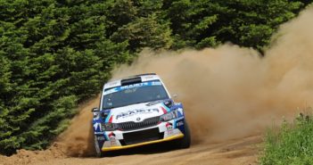 C’ERA UNA VOLTA L’ACROPOLI La Skoda di Magalhaes sulle strade dell'Acropoli.
