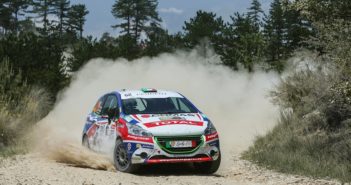 La Peugeot 208 VTI di Ciuffi sugli sterrati del Diois.