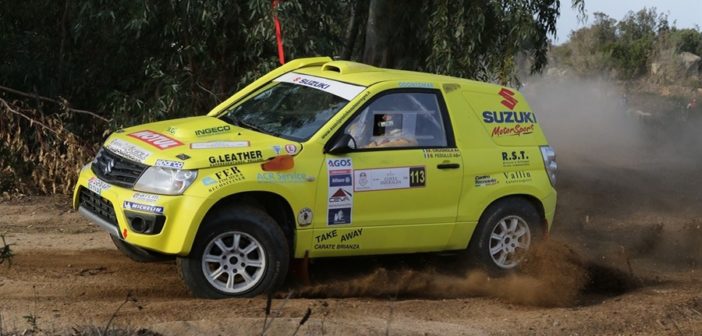 Andrea Crugnola passa al volante della Suzuki Grand Vitara.