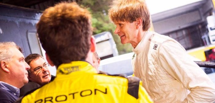 Marcus sotto le tende MEM durante la giornata di test sulla Iriz.