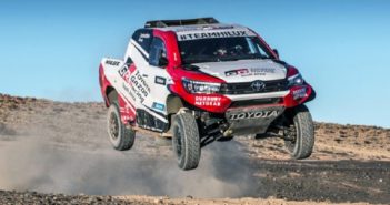 La Toyota Hilux all'assalto della Dakar.