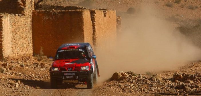 La Nissan di Rossi Borsoi sulle piste del Marocco.