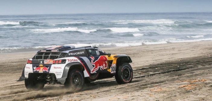 Loeb nei chilometri sulla sabbia delle spiaggie del Pacifico