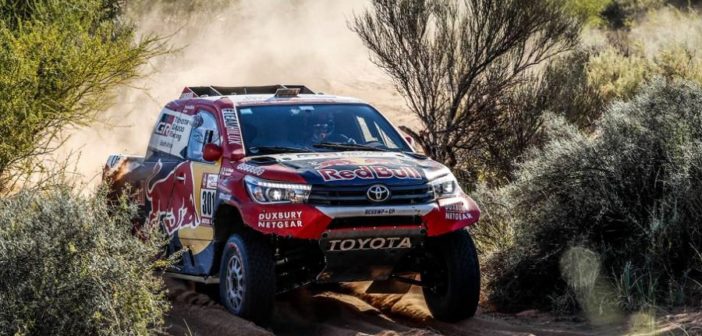 Al Attiyah mette alla frusta la sua Toyota Hilux