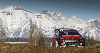 La Citroen C3 WRC di Meeke in uno dei passaggi sullo shake down