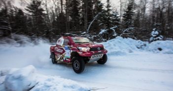 Il Toyota Hilux Overdrive domina anche sul ghiaccio.