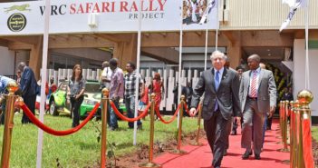 Todt alla presentazione del nuovo quartier generale del Safari.