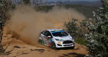 La Fiesta R2 di Bottarelli sulle devastate stage Portoghesi.