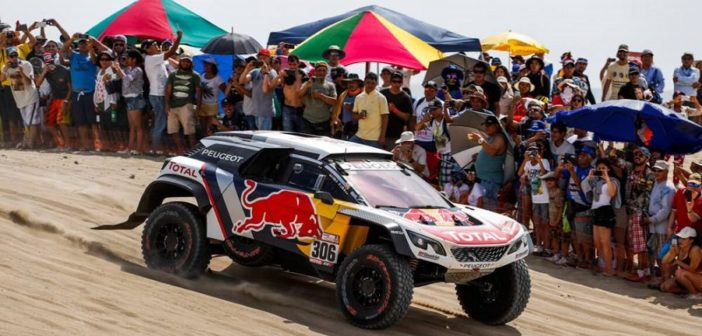 Loeb in azione nella passata edizione con la 3008 Maxi