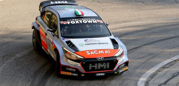 La Hyundai di Corrado Fontana vola verso la pedana finale di Como