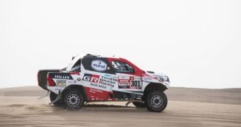 L'Hilux di Nasser vola verso il successo.