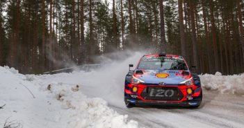 A firmare la speciale di Karlstad è un Neuville incontenibile.