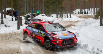 Neuville nel suo ultimo passaggio sullo Shakedown