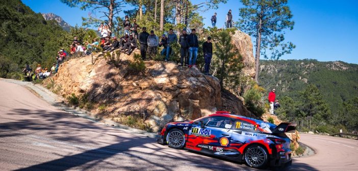 Neuville riesce a domare le strade di Corsica