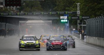 Timmy Hansen nella finalissima domina la bolgia della partenza. della