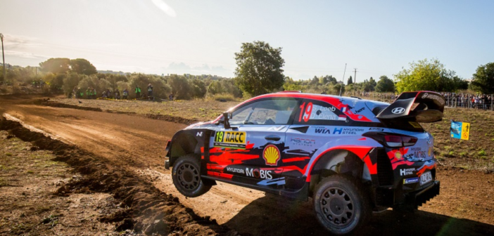 Loeb nel finale mette le ali alla sua Hyundai