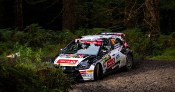 Oliver Solberg in azione con la Polo R5 sulle speciali Gallesi.