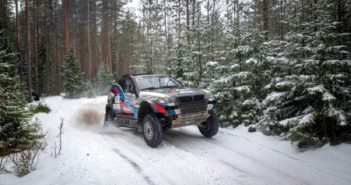 VASILYEV VINCE IL BAJA RUSSIA La BMW del vincitore in azione sulle piste innevate.