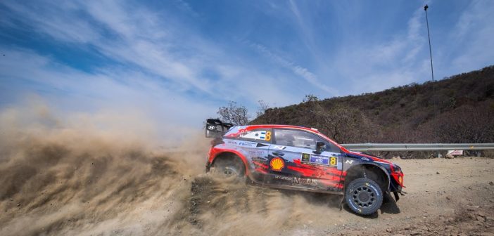 La Hyundai di Tanak in azione sugli altopiani di Guanajuato.